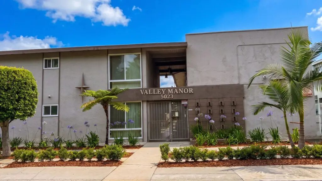 Valley Manor front image