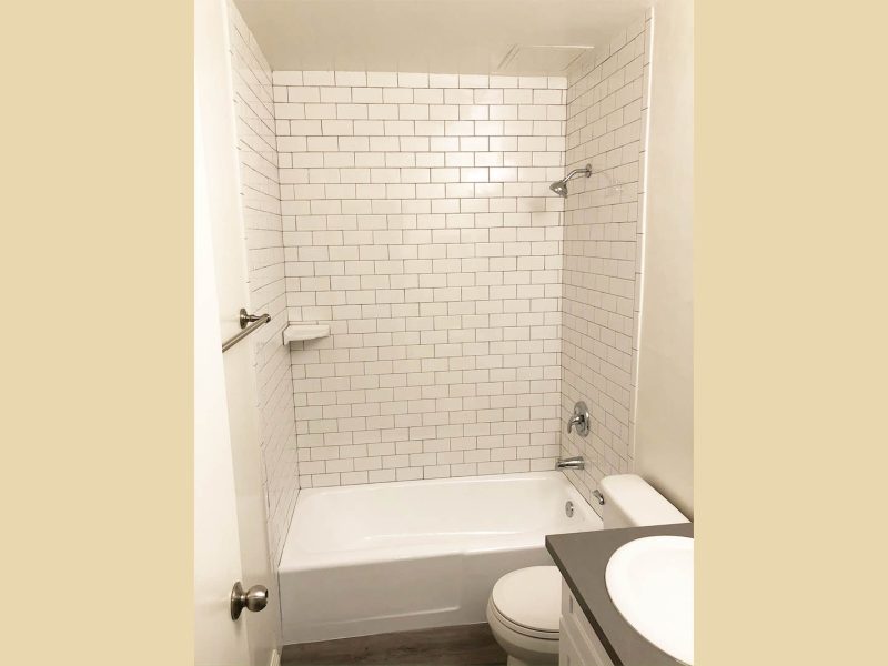 Camellia Apartments Bathroom